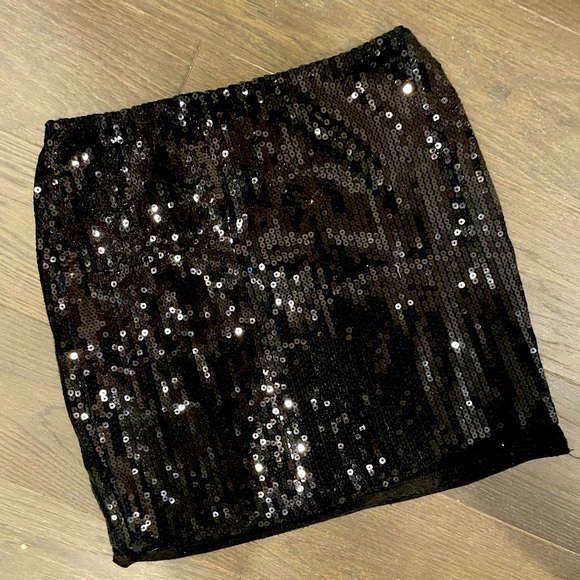 Black sequin skirt - Picture 1 of 2